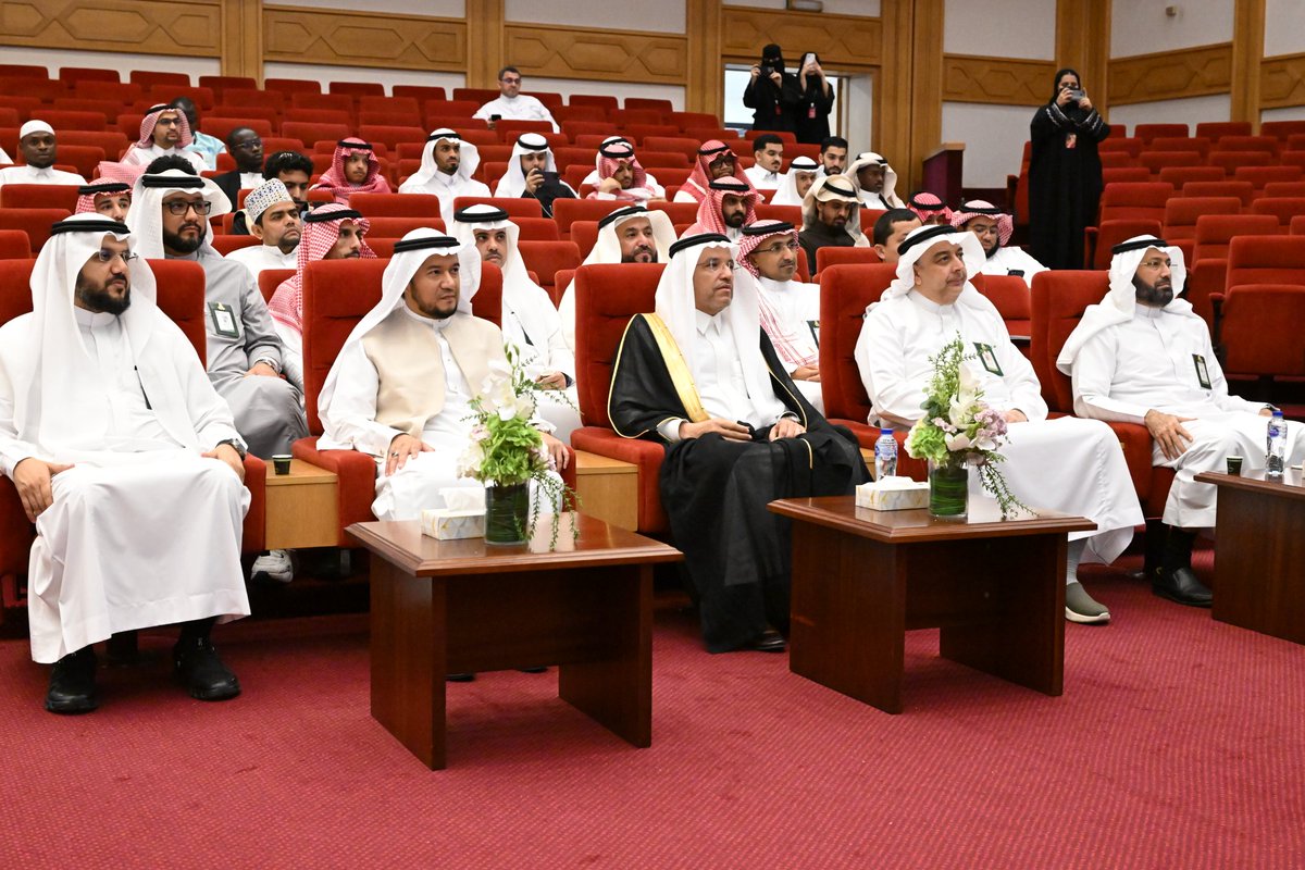 kauedu_sa's tweet photo. نظمت #جامعة_الملك_عبدالعزيز ممثلةً بمعهد الاقتصاد الإسلامي بالتعاون مع المركز السعودي الإسباني للاقتصاد والتمويل الإسلامي مؤتمر الاستدامة 2024 تحت عنوان "تأمين المستقبل: دور التمويل الإسلامي في التنمية المستدامة"، والذي يهدف إلى تعزيز دور التمويل الإسلامي في تحقيق أهداف التنمية المستدامة. وشهد المؤتمر مشاركة واسعة من الباحثين والمختصين والمهتمين بالشأن الاقتصادي والبيئي.