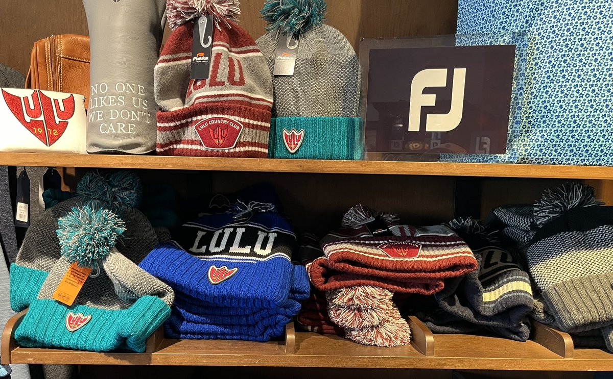 LuLuCountryClub's tweet photo. “There is no such thing as bad weather, only poor choice of clothing.” ~#dadjokes
@pukkainc
@FootJoy @RuskJon @DennisPoiesz @hllr6
#LuLuCC1912
#OffSeasonProjects
#HolidaySale https://t.co/BYenITEj86