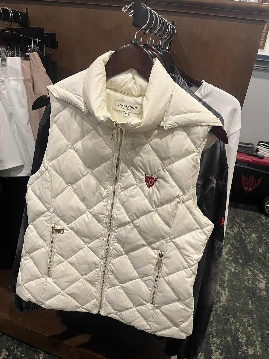 LuLuCountryClub's tweet photo. “There is no such thing as bad weather, only poor choice of clothing.” ~#dadjokes
@pukkainc
@FootJoy @RuskJon @DennisPoiesz @hllr6
#LuLuCC1912
#OffSeasonProjects
#HolidaySale https://t.co/BYenITEj86