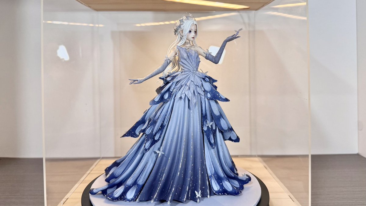 COMING SOON INFINITY NIKI.