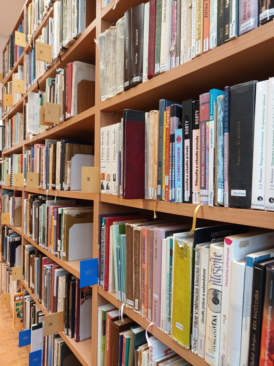 preparing for my talk "evolutionary aesthetics: current issues &amp; concepts" <a href="/ComeniusUni/">Comenius University Bratislava</a> later today🙌
#Estetiikka