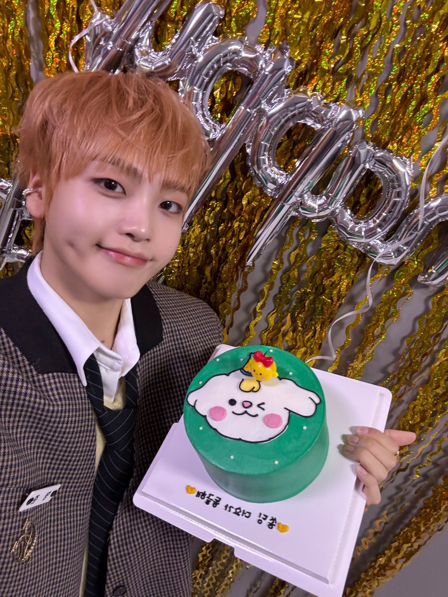 CRAVITY_twt's tweet photo. 더쇼 그리고 푸딩즈와 함께할 수 있어서 너무 감사했어요💚💛🩷
많이 보고싶을거예요💛💛 
항상 응원해준 러비티두 넘 고마워ㅓ❤️
#형준 #크래비티 #푸딩즈 #쏭딩 #더쇼 https://t.co/zncvdQAQKG
