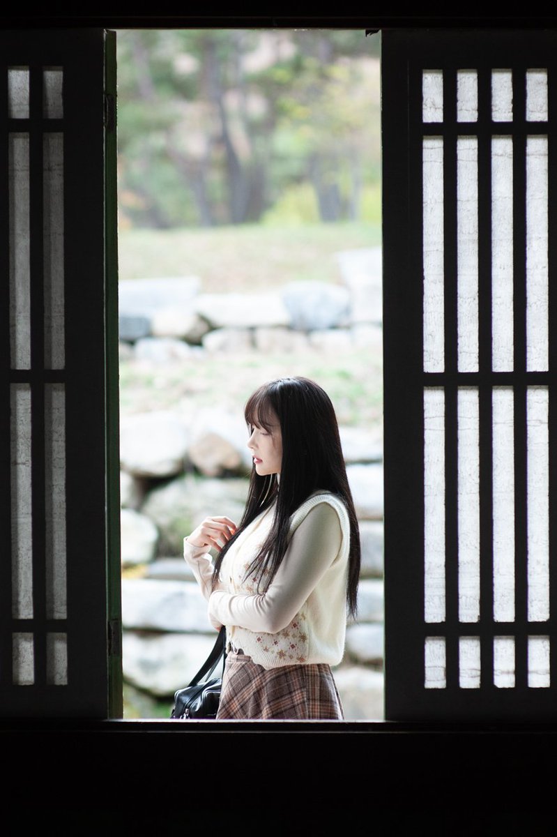 메리크리가 다가옵니다  !!
요즘은 
예쁜카페나 장소가서 수다떨고
사복촬 마구하기가 너무 재밋어용 😋