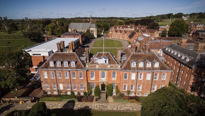 LabFXLtd's tweet image. LabFX Ltd are pleased to be working with #BeardConstruction for the refurbishment of the science labs at the prestigious #MarlboroughCollege. The works are scheduled for Q2 2025 and comprise melamine faced mdf casework #Trespa door and door fronts and 25mm thick #Velstone tops.