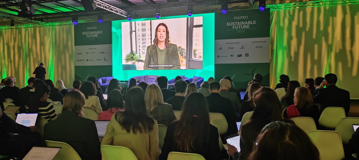 AmazonNewsEU's tweet image. Kara Hurst, Amazon’s Chief Sustainability Officer, just delivered a virtual keynote speech at #POLITICOSustainableWeek. 

“For the EU to move forward, competitiveness and sustainability must go hand in hand.”