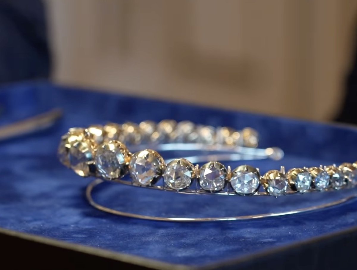 saadsalman719's tweet photo. Queen Mary of Denmark has had a portion of the rose-cut Diamond Rivière from the Danish Crown Jewels set onto a Tiara frame, similar to the Dutch Diamond Bandeau.

🔗 https://t.co/W1C2LaYquC https://t.co/hTBIhB1TOi