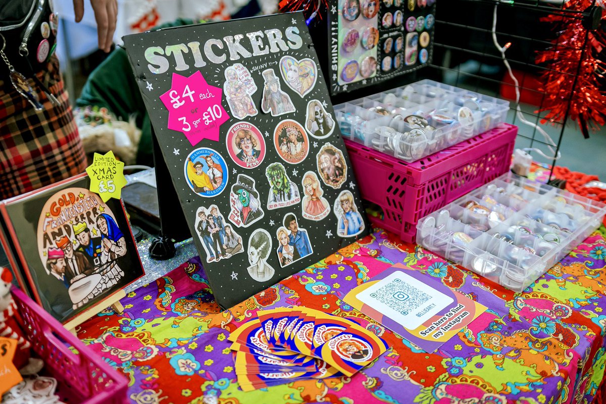 elliearty's tweet photo. I LOVE MY MARKET / CONVENTION TABLE SO MUCH 😭🫶 https://t.co/uMOf09vUxJ