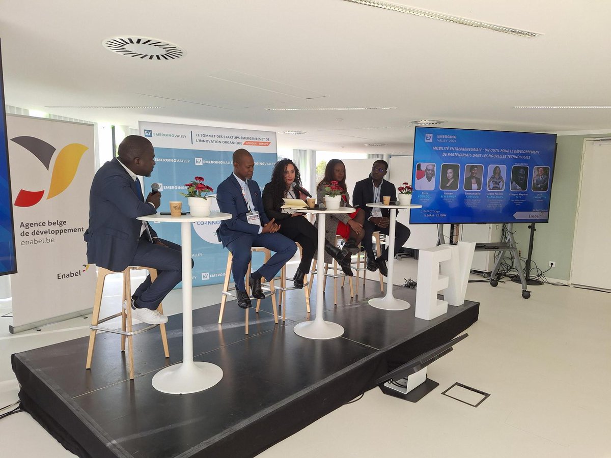 Enabel_Belgium's tweet photo. 💡 "Mobilité entrepreneuriale : un outil pour le développement de partenariats dans les nouvelles technologies". C'est en cours maintenant à @emergingvalley !
Notre table ronde explore comment la mobilité booste l'innovation & les collaborations tech. 🚀 #EV2024 https://t.co/cuxhQ54pZ8