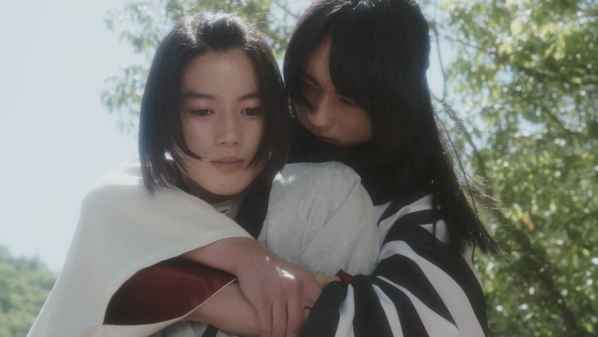 ⠀⠀⠀⠀⠀⠀⠀ 
                    「บทที่.สิบสี่」

━━━━━━━━━━━━━━━━━━━━━━━

'' สิ่งที่ข้ากำลังจะมอบให้เจ้าไม่ใช่พร 
เเต่มันคือคำสาป
จากการชดใช้กรรมของข้า ''

คำพูดนี้ไดซาคุเอ่ยเมื่อได้สวมกอดสหายคู่ชีวิตอีกครั้ง เมื่อเราทั้งสองได้สนทนากัน ช่างดียิ่ง...