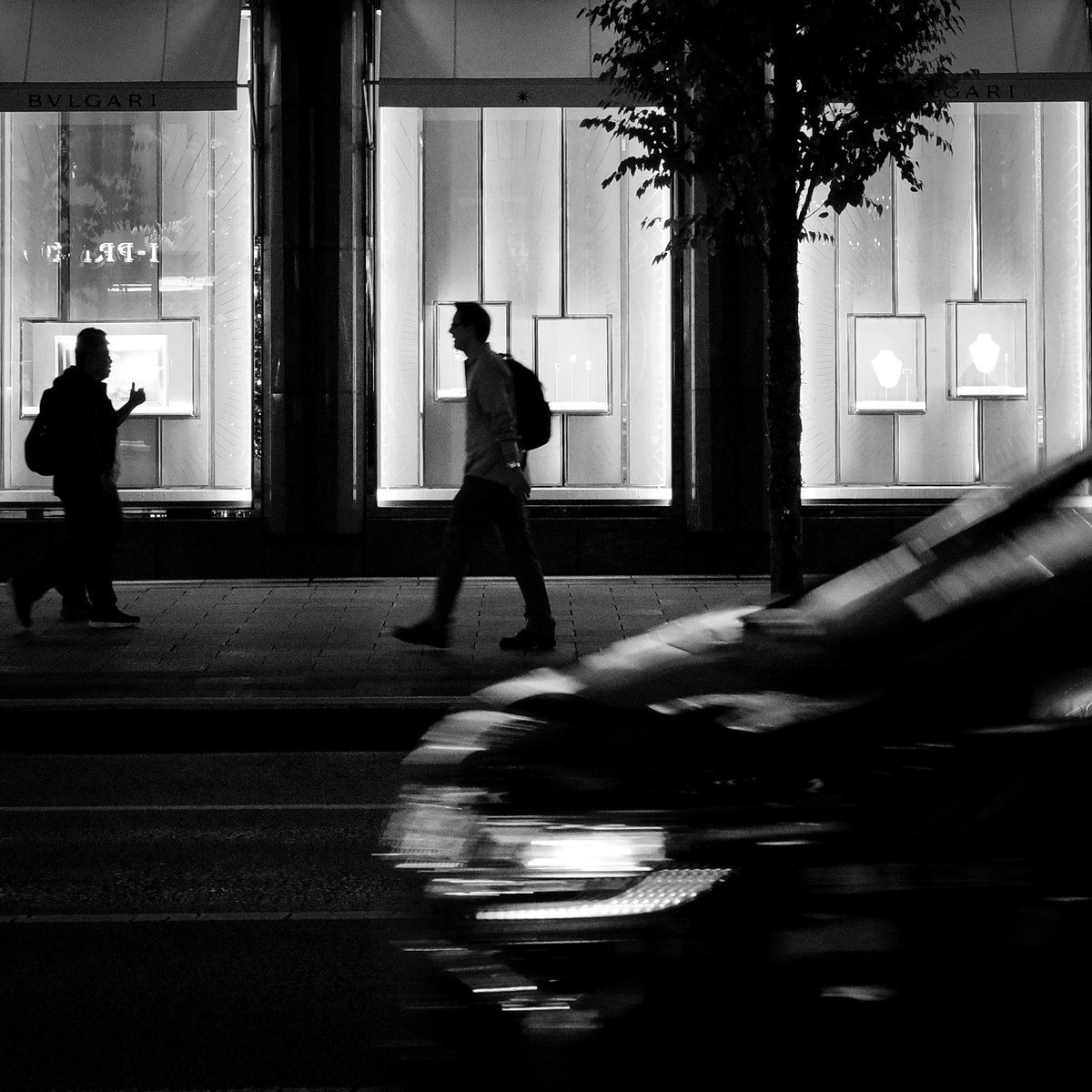 naotake_speaks's tweet image. #ショーウィンドウ #displaywindow #東京 #tokyo #streetphotography #bnw #bw #Monochrome #grsnaps
#gr_meet_japan
#shootgr #ricohgr3x #gr3x #ginza #銀座