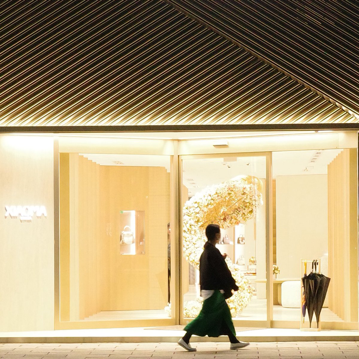 naotake_speaks's tweet image. #ショーウィンドウ #displaywindow #東京 #tokyo #streetphotography #grsnaps
#gr_meet_japan
#shootgr #ricohgr3x #gr3x #ginza #銀座