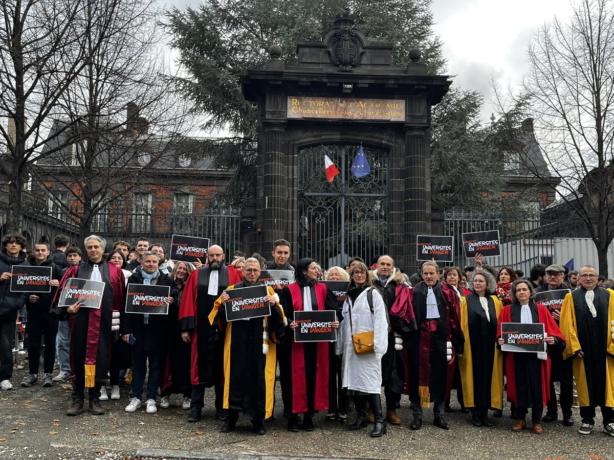 🚨 #UNIVERSITESENDANGER | Gouvernance au Rectorat : nos inquiétudes et revendications ont été transmises. L’#UCA défend ses missions de service public et leur rôle crucial pour l’avenir de la jeunesse. #Budget2025