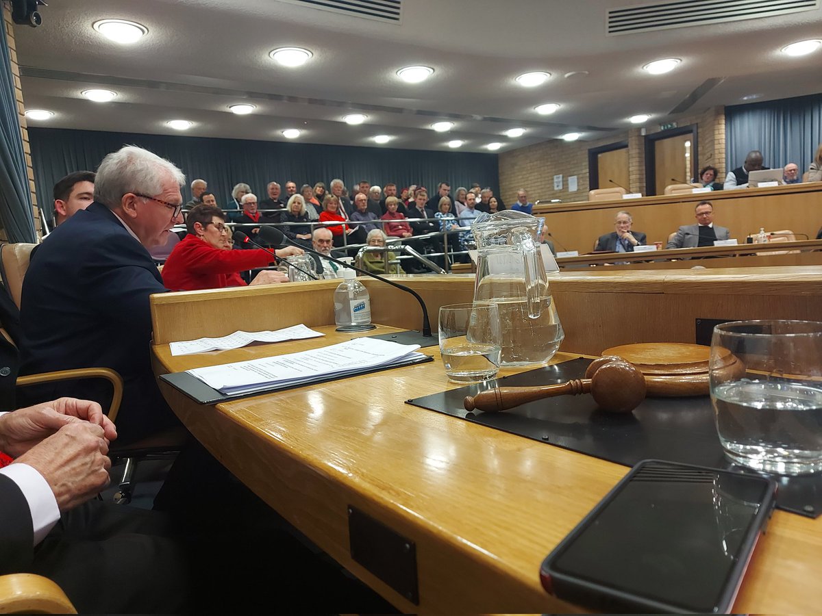 Lovely to watch former Councillor Michael Downing become an Honorary Alderman last night. Prior to Michael's ceremony, members paid tribute to Cllr Graham Snell who sadly passed away recently.