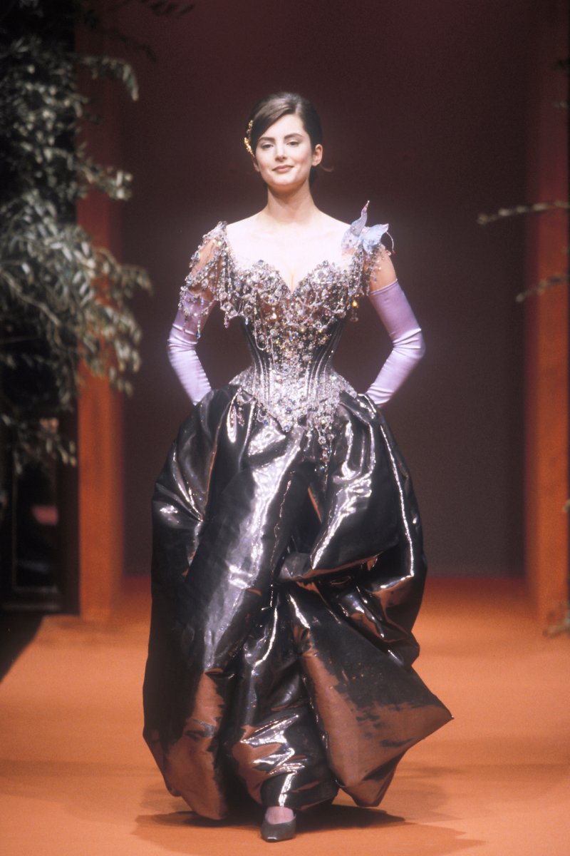 lacroixofficiel's tweet photo. #MonaPatel in #ChristianLacroix Crystal adorned Mr. Pearl corset, from the iconic SS1996 Haute Couture at the #BritishFashionAwards ✨ https://t.co/p7PbvhjJNN