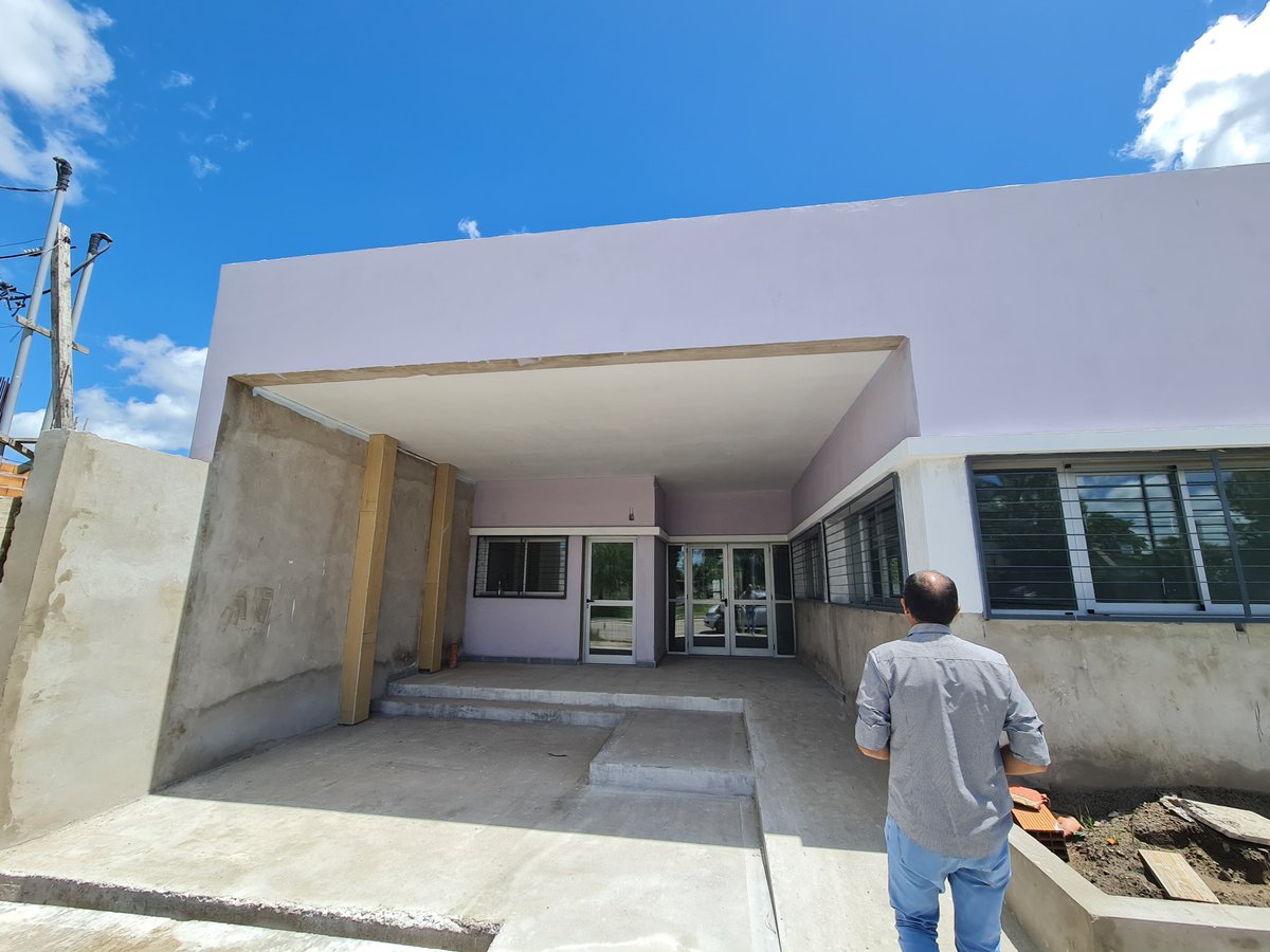 Avanza la construcción del nuevo CAPS en Bolívar: el intendente recorrió la obra y agradeció a Kicillof presentenoticias.com/noticias/2024/…