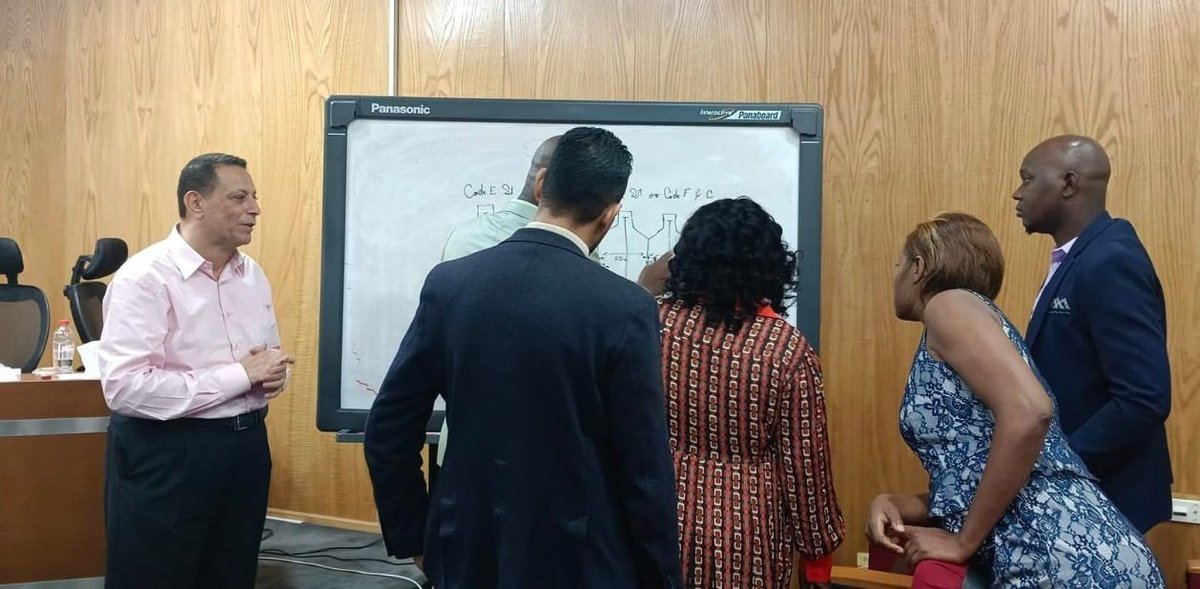 “Basic Airport Operation”Training program for the African Brothers under the patronage of “EHCAAN”

Cairo, December 3, 2024
#Egyptianairports#AfricanAirports