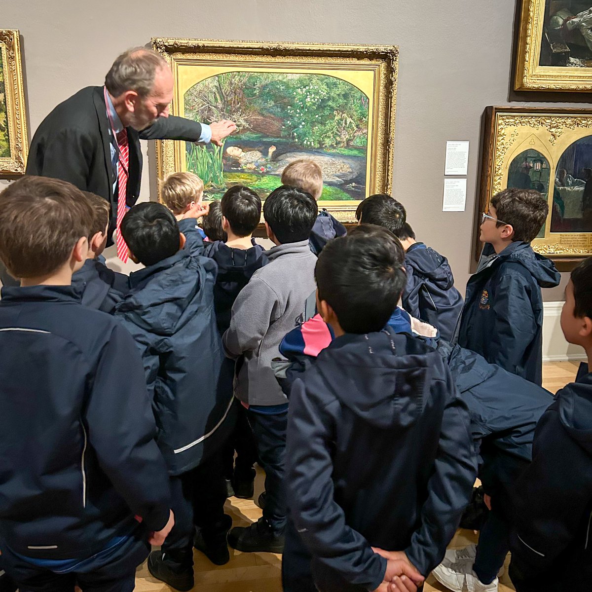 Why settle for the classroom when Tate Britain is just a short walk away? This week, Year 3 traded their desks to explore amazing art and find inspiration during their art history lesson at the gallery. 🖼️