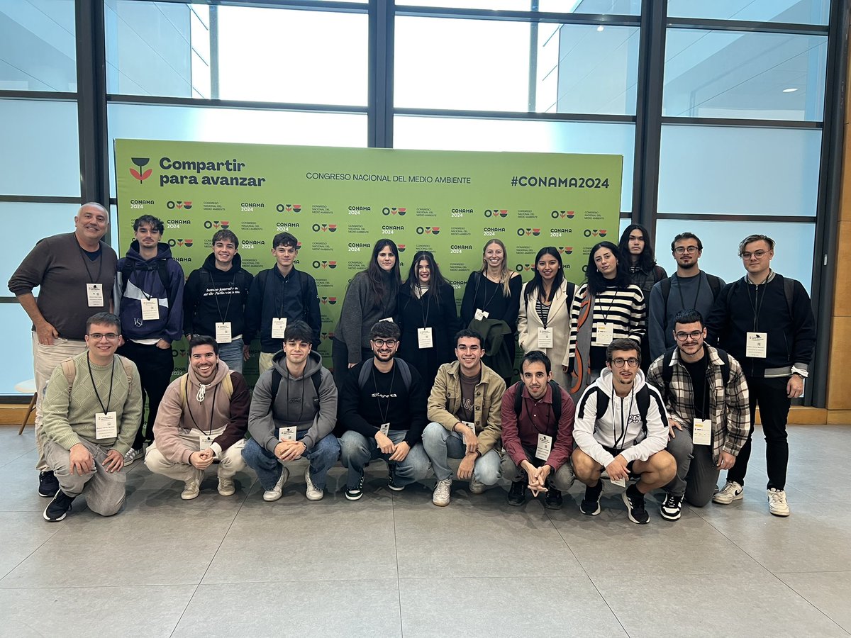 una representación de #geografiaUA está hoy en Madrid participando en el Congreso Nacional de Medio Ambiente 2024.

#conama #madrid #geografia