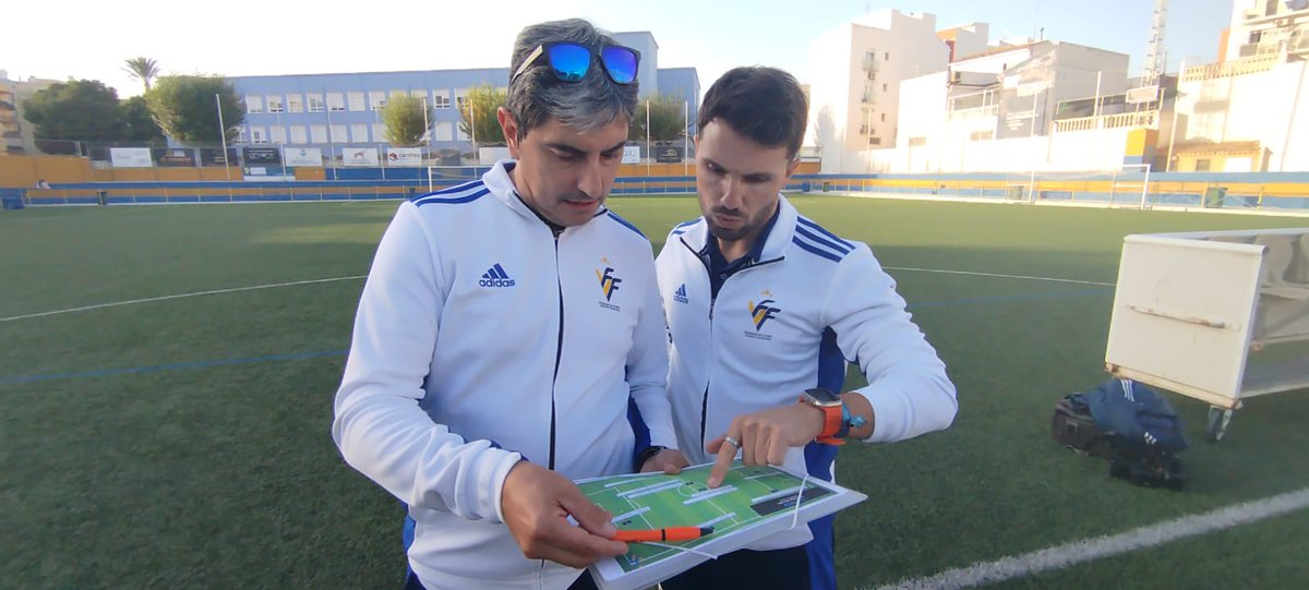 ENTRENADORS |

🎓  Nuevas plazas para el Curso de Entrenador de fútbol Licencia UEFA C 

📝Inscripciones abiertas hasta el 15 diciembre👇🏼
 
📎 ffcv.es/wp/blog/2024/1…

🔜 comienzo el 23 de diciembre 2024

#SomFutbol #SomEntrenadors