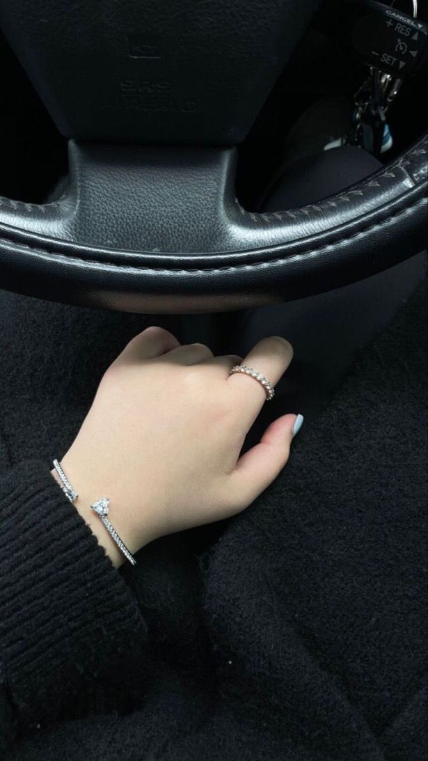 نمشي ولا نعلم خفايا المقادير
يالله عسى في غيب الايام خيره 

⁧#مساء__الخيرِ