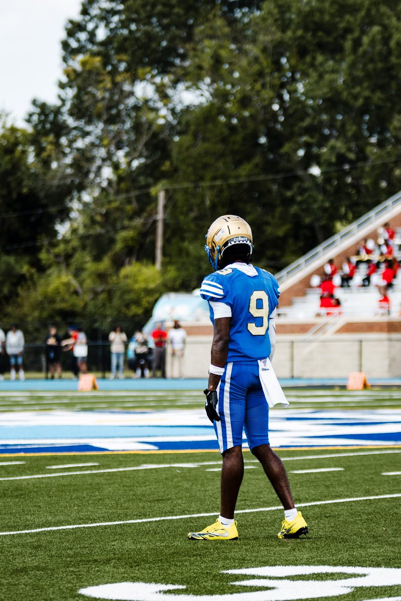 Blessed to receive 1st team All Region #AGTG <a href="/CoachBlunt10/">J. Blunt</a>