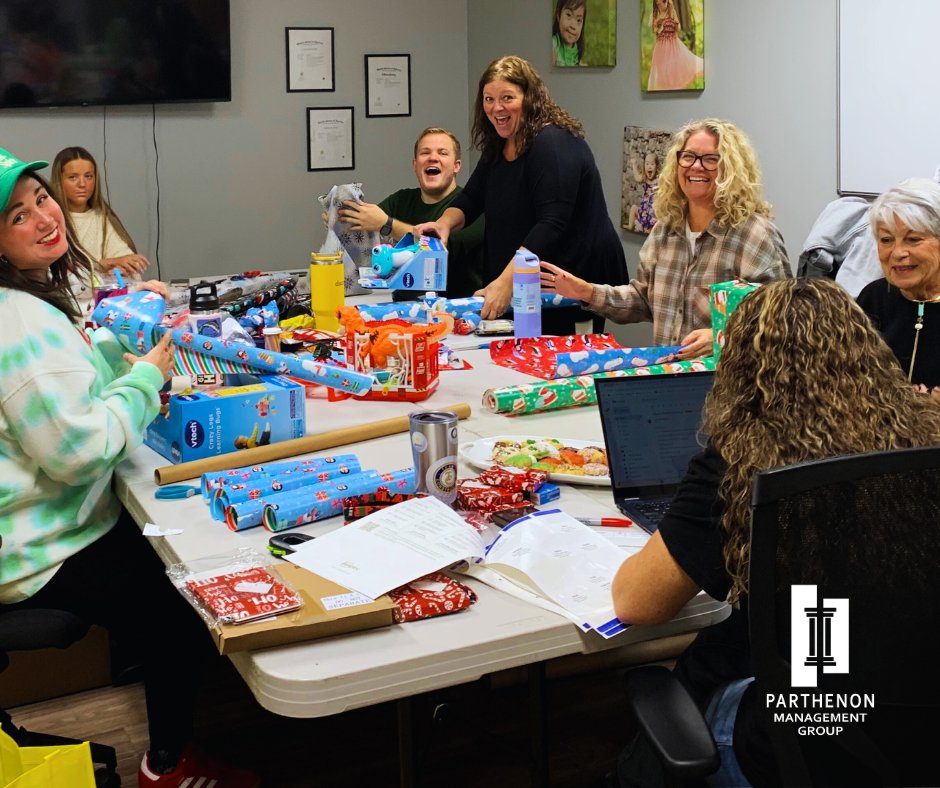Parthenonmgmt's tweet image. A heartfelt thank you to the Down Syndrome Association of Middle Tennessee for including PMG in your Annual EXTRAordinary Santa Gift Wrapping event! We cherish this wonderful tradition and are honored to be part of the holiday magic you create.🎄 #GivingBackTogether