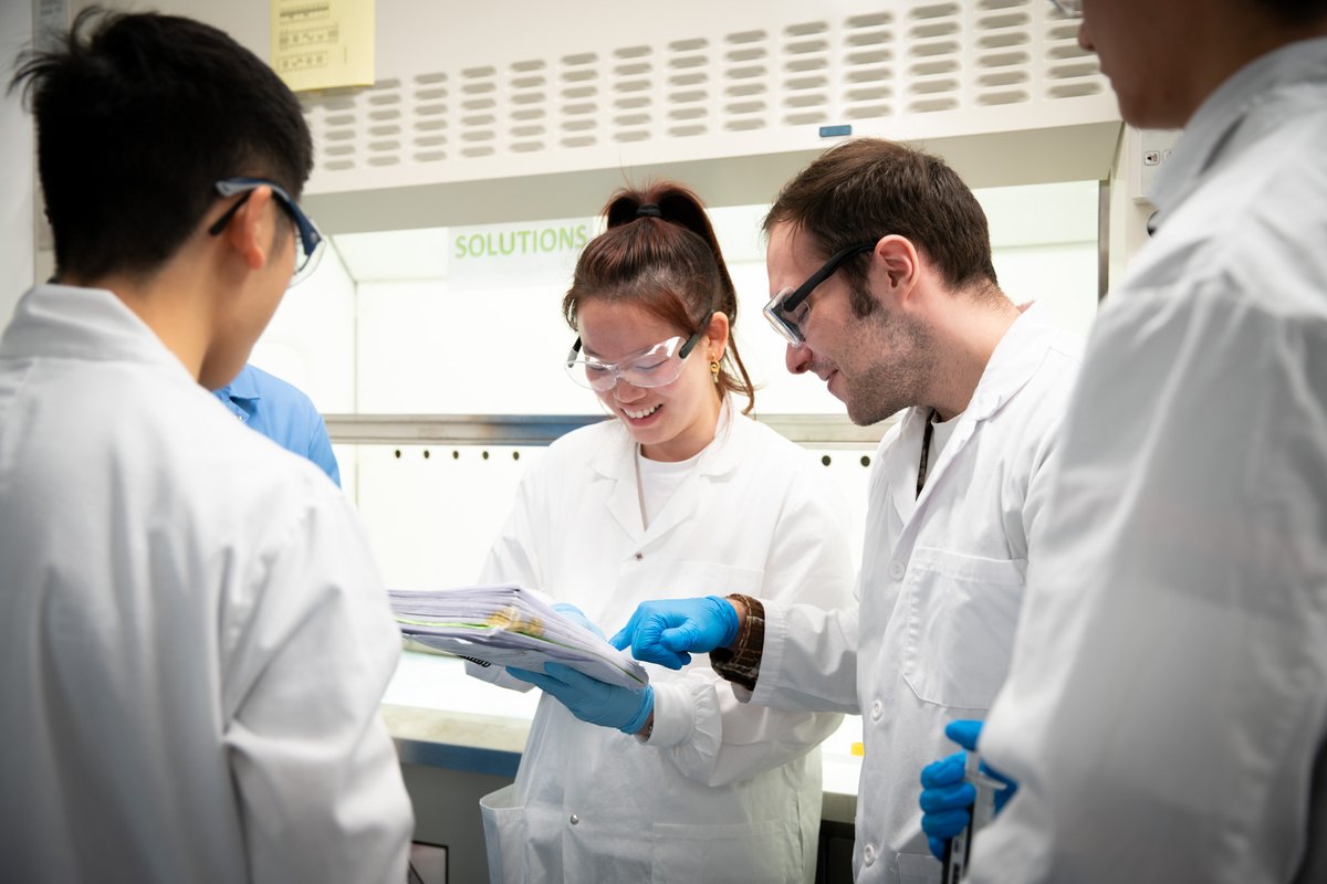 UofTPharmacy's tweet photo. Today is #GivingTuesday!

Your gift helps shape the future of healthcare. Support students, fund groundbreaking research, and empower the next generation of pharmacy leaders. Together, we can make a lasting impact. #ImPharmacy #DonateUofT

🎁: https://t.co/eqgbBJ6XNN https://t.co/ARTr1K2chD