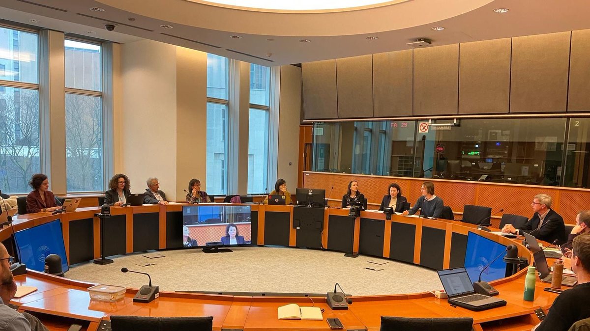 Manuela Ripa, MEP 🌍🌱🐝 (@ripamanuela) on Twitter photo 'Advancing the Economy within Planetary Boundaries' Heute fand der erste Austausch mit @FoEEurope, @weall_alliance, <a href="/Green_Europe/">European Environmental Bureau</a>, <a href="/Youth_Forum/">European Youth Forum</a> & BeyondGrowthEurope im EU-Parlament statt.
Thema: Wie schaffen wir Wohlstand & Nachhaltigkeit innerhalb planetarer Grenzen? 'Advancing the Economy within Planetary Boundaries' Heute fand der erste Austausch mit @FoEEurope, @weall_alliance, <a href="/Green_Europe/">European Environmental Bureau</a>, <a href="/Youth_Forum/">European Youth Forum</a> & BeyondGrowthEurope im EU-Parlament statt.
Thema: Wie schaffen wir Wohlstand & Nachhaltigkeit innerhalb planetarer Grenzen?