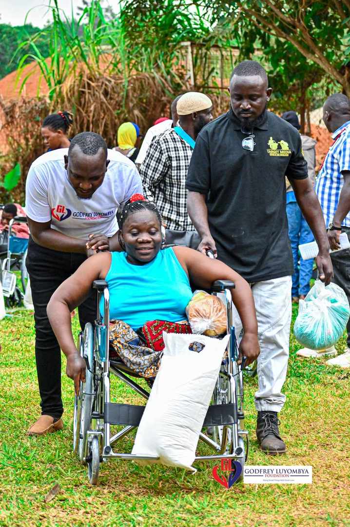 luyima_kenneth's tweet photo. Today and every day, let's promote inclusivity, accessibility, and equality for all. Happy International Day of Persons with Disabilities! @Godie_luyos
#PWDday
#InclusionMatters
#AccessibilityForAll
#WorldDisabilityDay
#GodfreyLuyombyaFoundatio https://t.co/xsBLjxCGvX