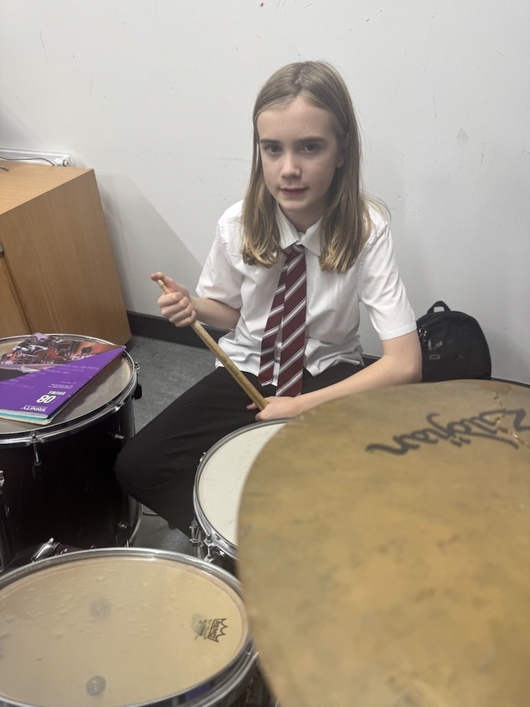 Congratulations to Euan on achieving his Trinity Rock and Pop Grade 7 with Distinction! Absolutely amazing result. Thanks to Mr Blackwood (Euan’s drum kit teacher).