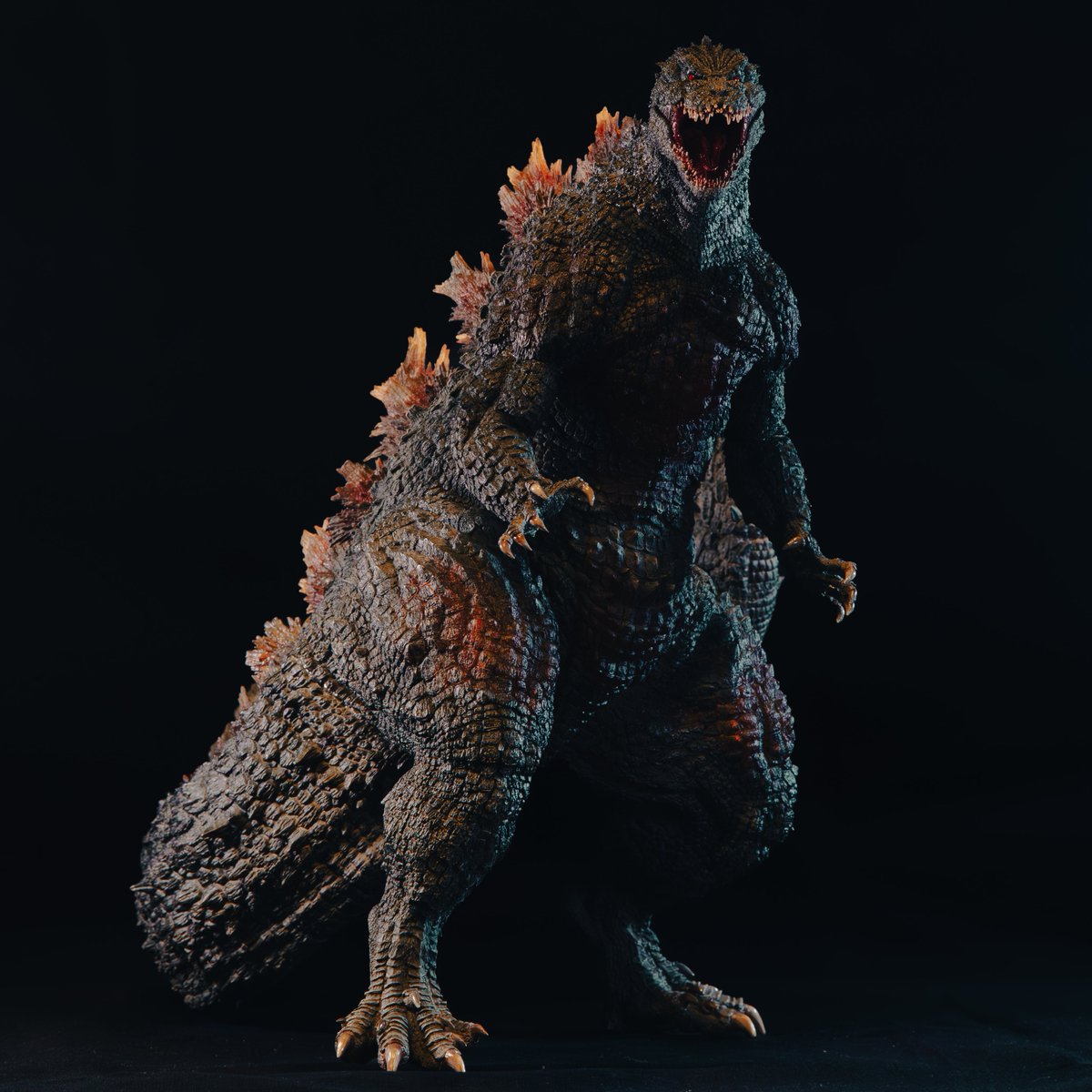 ゴジラ　完成品　3Dプリント こちらも夏ワンフェスで展示していたバーニングゴジラ、展示中は電飾