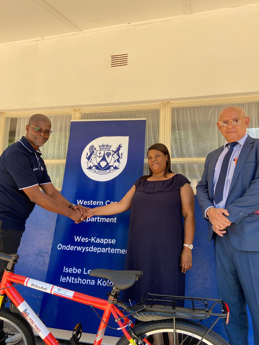 IsaacSileku's tweet photo. Empowering young riders at Rodewal UCC Primary School in Oudtshoorn with the gift of mobility. 🚴🏼🚴🏼♀️
These bicycles will transform their daily commute, creating opportunities for education, growth, and a brighter future 📚🎓
#BicycleHandOver #MobilityForAll #PedalPowerAssociation https://t.co/JESQm00ydZ