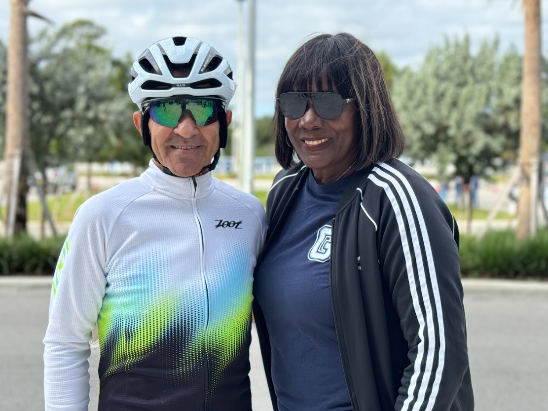 pbcsd's tweet photo. 🚲🎉 The Hispanic Education Coalition of Palm Beach County hosted the second annual La Vuelta Palm Beach 2024, an inaugural bicycle ride to benefit Dr. Joaquín García High School, this past weekend. 

More than 100 cyclists, Superintendent Mike Burke, School Board Vice Chair Marcia Andrews, and District leaders attended. The cyclists departed from Dr. Joaquín García High School on a 30- or 62-mile journey, while family and friends celebrated with food trucks, vendors, and musical performances from students.