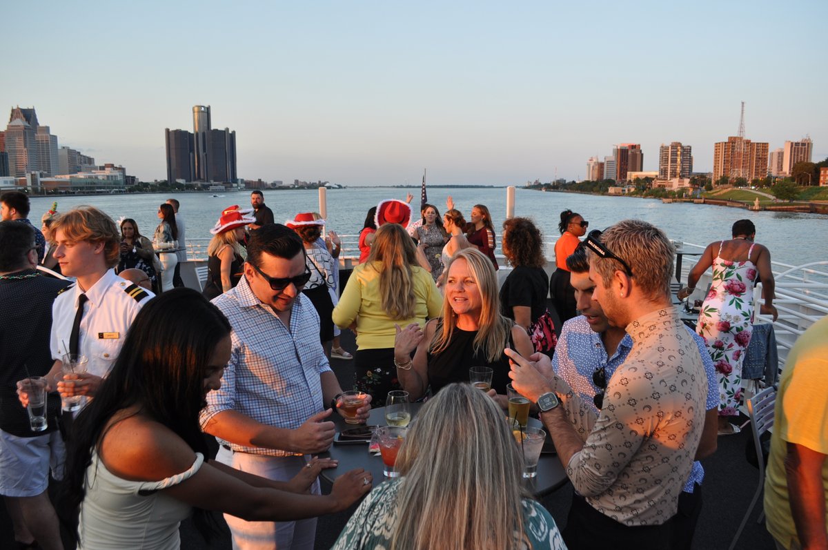 IOYC's tweet photo. It’s beginning to look a lot like… the most wonderful time of the year, and we’ve been in the holiday spirit since our Christmas in July Summer Cruise set sail🎄✨🎅. Who is here for festive food, spiked punch that sleighs and a great time?! https://t.co/39ZUWDa9M0