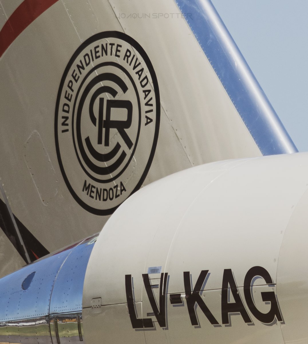 joaquinspotter's tweet photo. El Aerolepra😂 en rodaje a Cabecera 13 de Aeroparque, próximo a despegar rumbo a Mendoza.
.
En Imágenes:
@Bombardier CL-600-2B16 Challenger 604 de Cielos de America (LV KAG - Independiente Rivadavia de Mendoza Sticker), MSN: 5514. https://t.co/XDSIFIrD0W