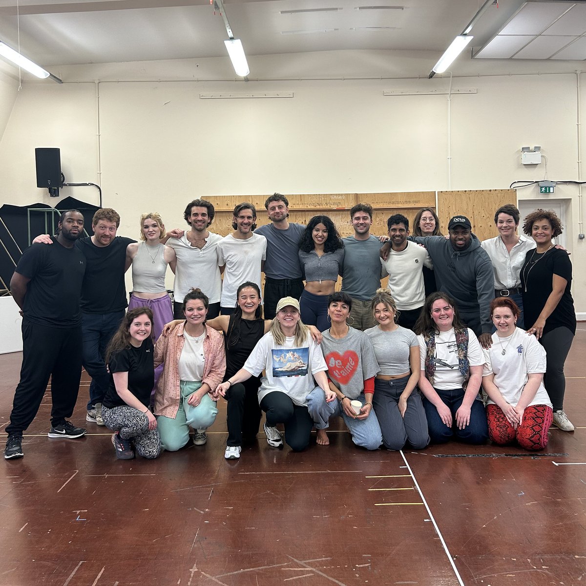 The #AMidsummerNightsDream company have their first show at <a href="/BarbicanCentre/">Barbican Centre</a> this evening 🧚‍♀️

Sending everyone lots of love ❤