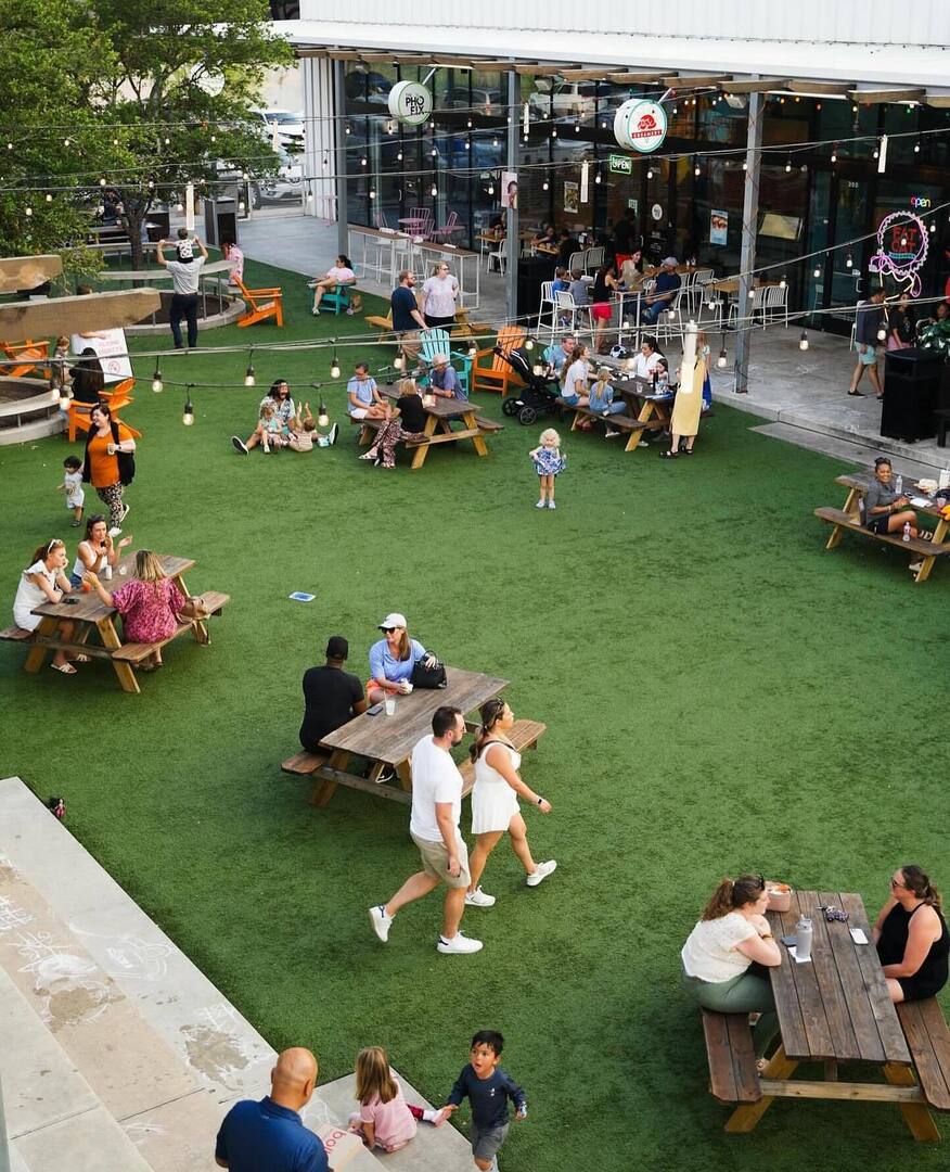 🌟 This week at Stomping Grounds, we’re soaking up the vibrant atmosphere of Garden Oaks with delicious bites, local shops, and unforgettable moments with family and friends! Whether unwinding with some self-care, enjoying a great glass of wine, sharing … instagr.am/p/DDH5t-8JcN3/