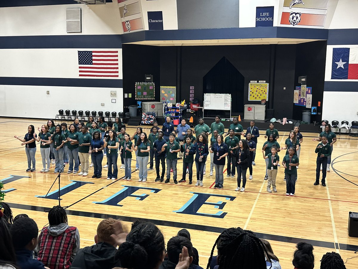 Loved seeing the @lmswmustangs choir perform for the elementary campuses this morning. @lifelancaster @lifecedarhill @LSROmustangs
