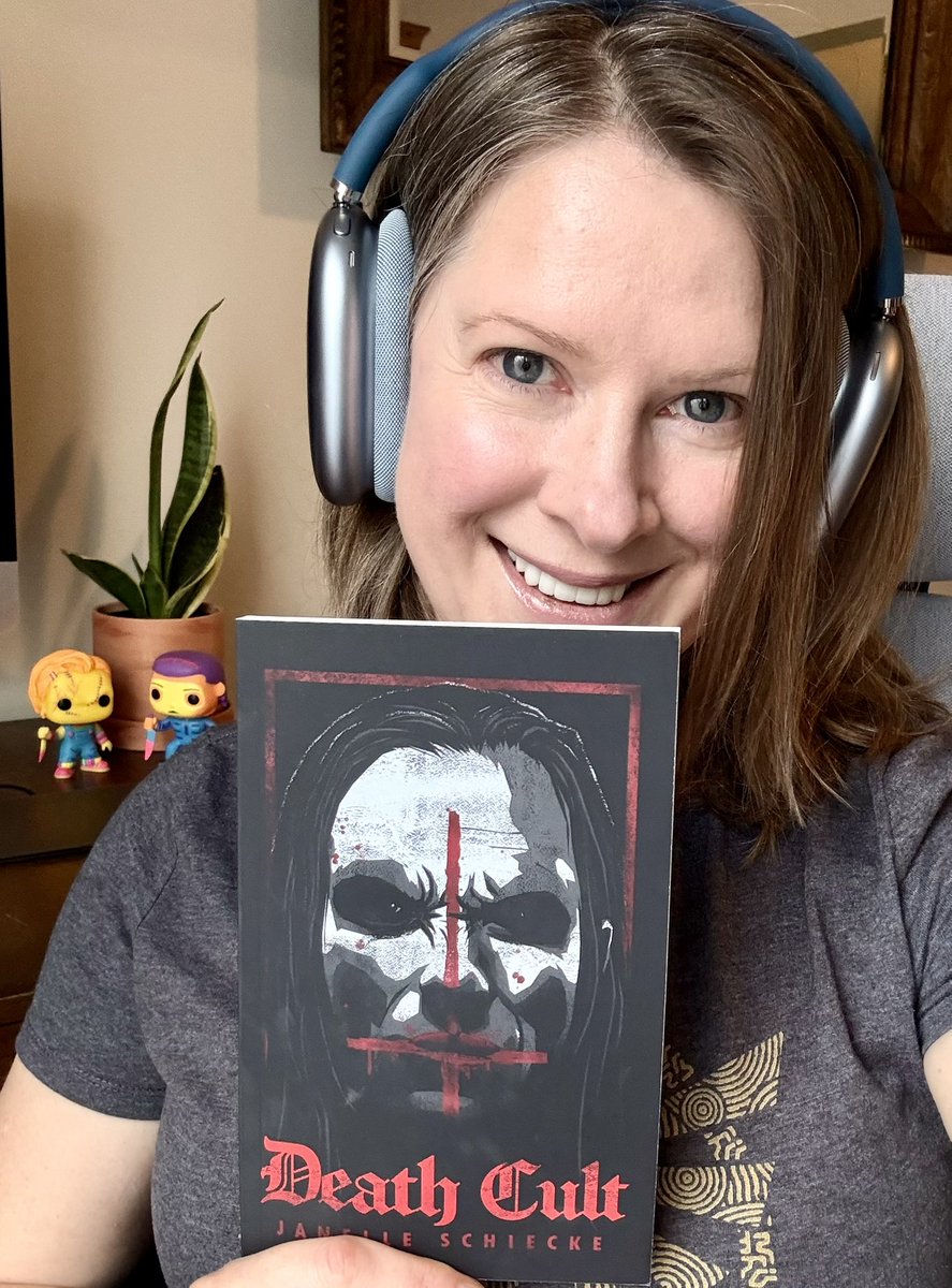 J_Schiecke's tweet image. Working on an audiobook of Death Cult 💀🩸 with @EdwardBakerVO 🤘

His deep, gritty voice is perfect for this brutal ‘80s bloodfest and it’s wonderful hearing my story brought to life!

Looking to release the audiobook early next year 🎧