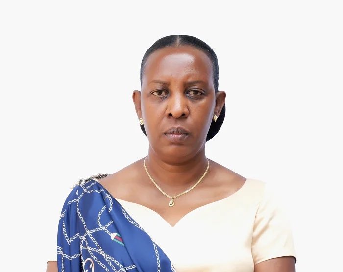 UKWELINEWSWORLD's tweet photo. Meya wa RULINDO ati: "Ntabwo dukorera mu itangazamakuru kandi ntitunakoreshwa n’igitutu cyaryo"

Uyu mubyeyi @Jmukanyirigira yobora akarere ka RULINDO akunda ukuri, ntajyarya indimi kubitagenda neza kdi naterwa igitutu na Media.

Nyuma yimyaka 4 yonyine RULINDO iraba ari paradizo https://t.co/VSXlrvtzN4
