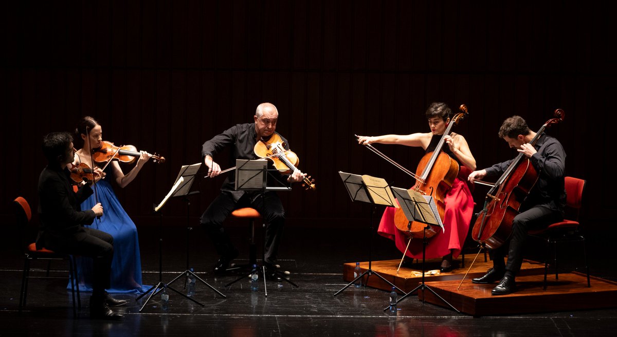 🎻Os Solistas da Orquestra Gulbenkian apresentaram-se ontem no Grande Auditório onde interpretaram o Quinteto para Cordas em Dó maior de Franz Schubert, uma obra fundamental do repertório de música de câmara. ✨

📷 Jorge Carmona / Gulbenkian Música