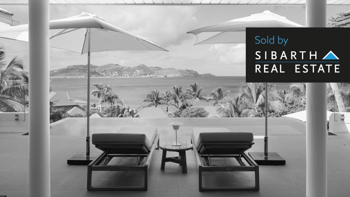 sibrealestate's tweet image. Villa Enigma (GMA), nestled in the prestigious
Pointe Milou neighborhood, begins its next chapter.
With its breathtaking ocean views, chic tropical design,
and serene infinity pool, this extraordinary retreat is
ready to inspire new memories.
📸 Laurent Benoit
#StBarts #StBarth