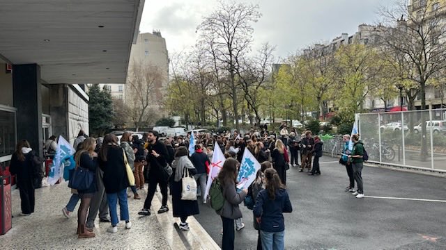 Faculté de Santé de Sorbonne Université (@facultesantesu) on Twitter photo Les étudiants de santé ont manifesté ce mardi après midi pour obtenir des places supplémentaires pour le cursus de psychomotricité. <a href="/Sorbonne_Univ_/">Sorbonne Université</a> Les étudiants de santé ont manifesté ce mardi après midi pour obtenir des places supplémentaires pour le cursus de psychomotricité. <a href="/Sorbonne_Univ_/">Sorbonne Université</a>