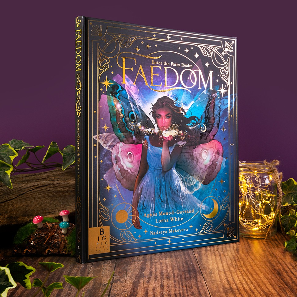 Big Picture Press (@bigpicturepress) on Twitter photo Foil-finished and packed will detailed and stunning illustrations from <a href="/nadzeya_mv/">Nadzeya Makeyeva</a>, <a href="/AgnesMonodaze/">✨🧚🏻 Agnes is lost in Faedom🧚🏻♂️✨</a> and <a href="/Lorny2/">Lorna White</a>'s exquisite compendium of fairy lore is the must-have gift book for fans of myth, folklore and illustrated non-fiction.
Add to your Christmas wishlist today 🧚 ✨ Foil-finished and packed will detailed and stunning illustrations from <a href="/nadzeya_mv/">Nadzeya Makeyeva</a>, <a href="/AgnesMonodaze/">✨🧚🏻 Agnes is lost in Faedom🧚🏻♂️✨</a> and <a href="/Lorny2/">Lorna White</a>'s exquisite compendium of fairy lore is the must-have gift book for fans of myth, folklore and illustrated non-fiction.
Add to your Christmas wishlist today 🧚 ✨