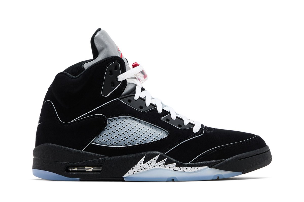 JustFreshKicks tweet media