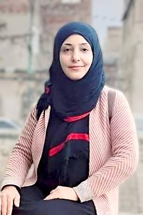 سحر الخولاني ، إمرأة بشجاعة الف رجل، واستمرار اعتقالها بزنازين جماعة الحوثي بصنعاء  هي والالاف من الحرائر اليمنيات وصمة عار فوق جبين كل القبائل التي لم تعد قادرة ان ترفع رأسها امام جماعة الحوثي التي اذلتها واهانت مكانتها .

#الحريه_لسحر_الخولاني