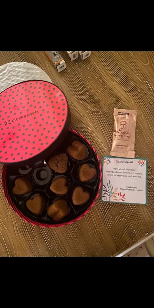 Mahçubiyetimi yok etmedi ama,bu da bir şey. Artık <a href="/ciceksepeti/">Çiçeksepeti</a>  bitmiştir benim için..