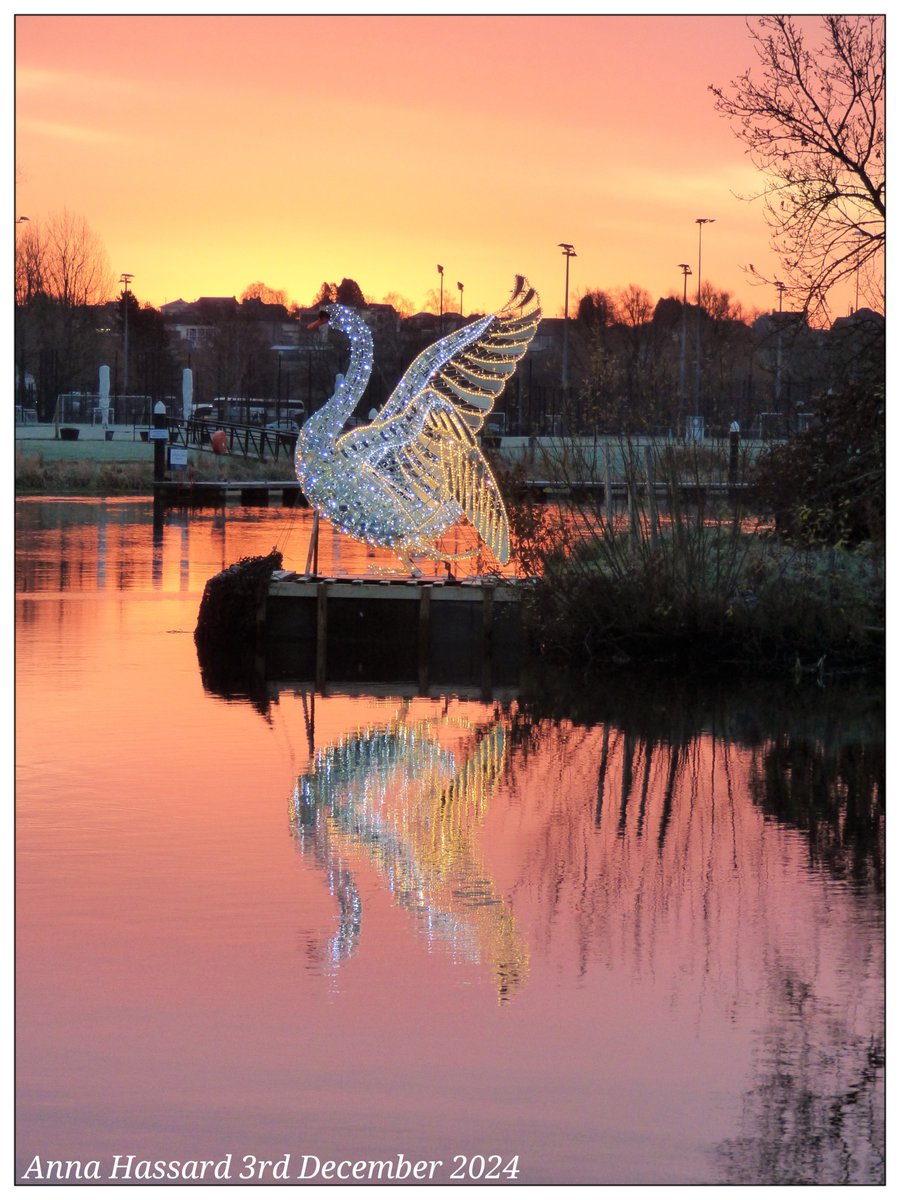 AnnaInFermanagh's tweet image. Sunrise 
Enniskillen 
3rd December 2024
@BBCWthrWatchers @angie_weather @barrabest @cec