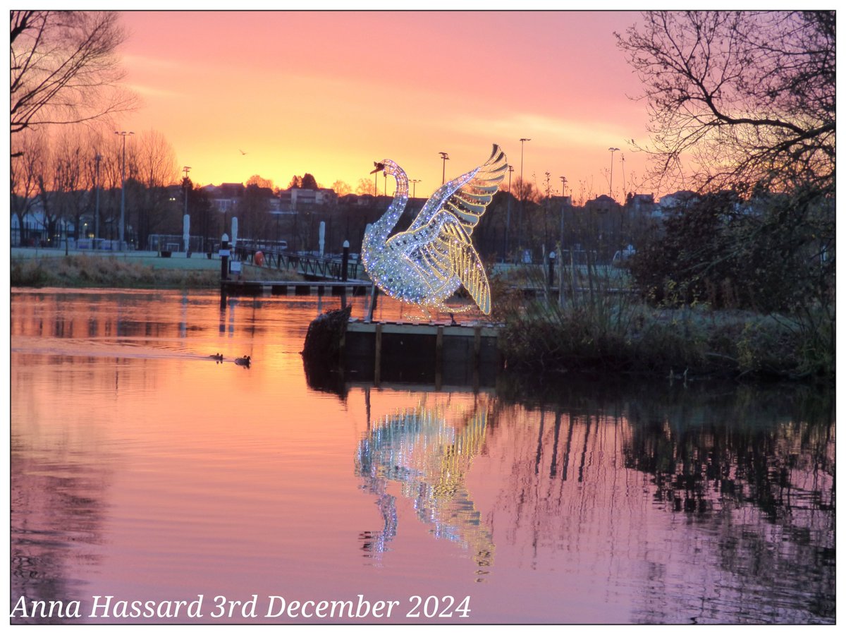 AnnaInFermanagh's tweet image. Sunrise 
Enniskillen 
3rd December 2024
@BBCWthrWatchers @angie_weather @barrabest @cec
