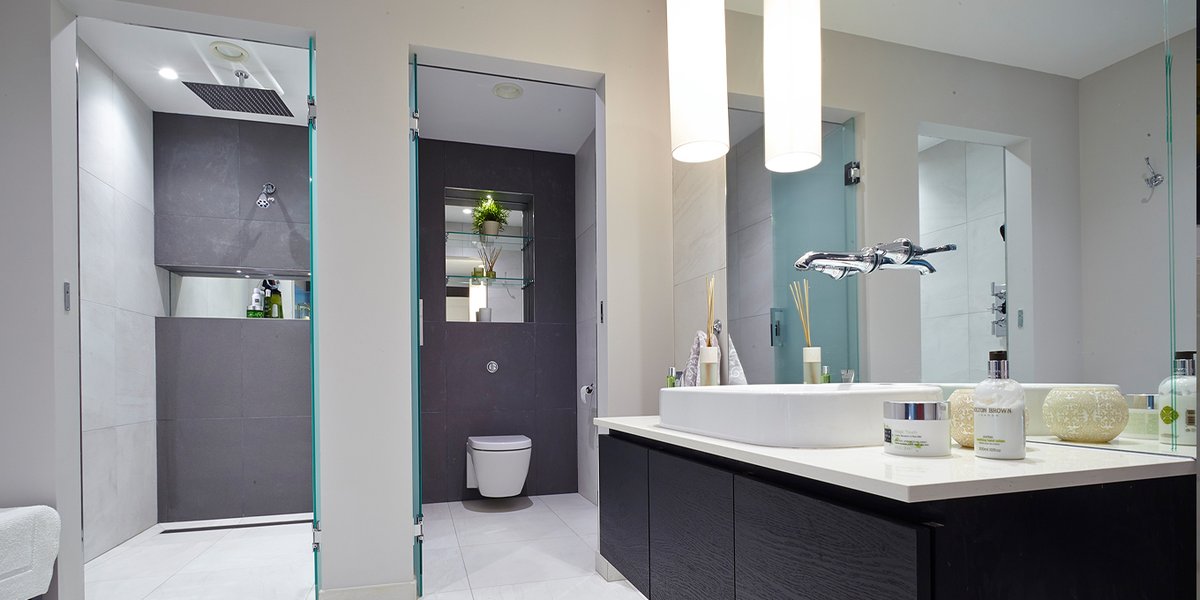 GuncastPools's tweet image. A Striking Deck-Level Swimming Pool in Northwood, London

The perfect combination of functionality and design – this pool truly redefines bespoke luxury.

#London #LuxurySwimmingPool #LapPool #Guncast